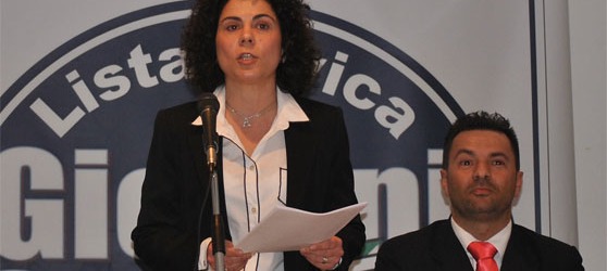 La candidata sindaco dei Giovani Sestesi, Alessandra Aiosa. A destra il segretario, Paolo Vino